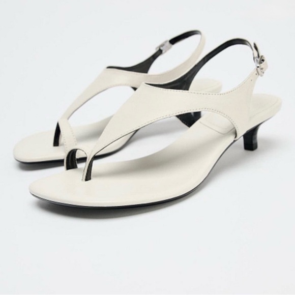 Zara Shoes - Zara Toe Loop Leather Sandal